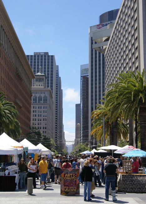 Le marché du port, au pied du downtown